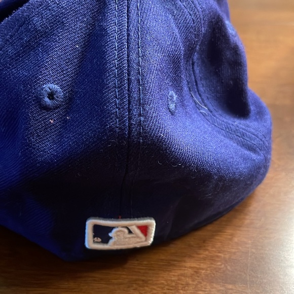 Youth Cubs hat gently worn. New Era Chicago Cubs 59Fifty Baseball Hat - Picture 2 of 5